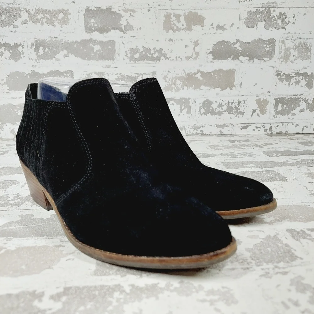Lucky Brand Black Suede Leather Folley Elastic Gore Block Heel Ankle Boots V813